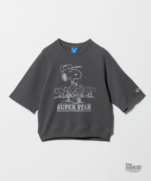 FRUIT OF THE LOOM(フルーツオブザルーム)の「<FRUIT OF THE LOOM×PEANUTS>スウェット 5分袖 / キッズ 140cm-150cm(Tシャツ/カットソー・キッズ・ダークグレー/ライトブルー/オフホワイト・140cm/150cm)」の2枚目の写真