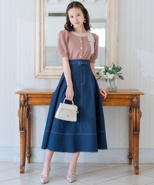 WILLSELECTION(ウィルセレクション)の「ベルトデザインフレアデニムスカート(デニムスカート・レディース・ブラック/ネイビー・FREE)」の6枚目の写真