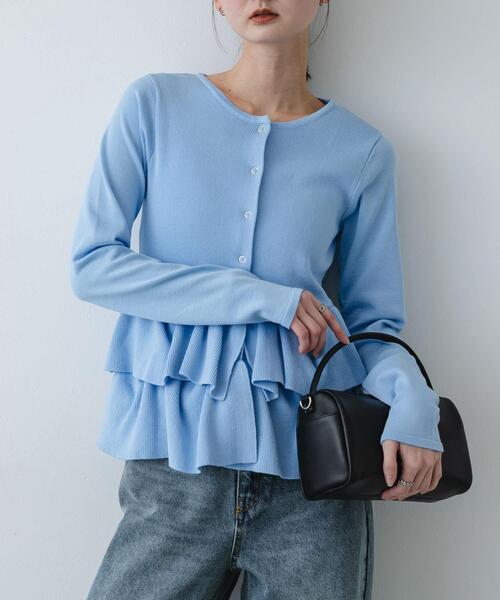 SENSE OF PLACE by URBAN RESEARCH(センスオブプレイスバイアーバンリサーチ)の「『洗濯可』ウェーブペプラムニットカーディガン(カーディガン/ボレロ・レディース・アイボリー/ブラック/ライトブルー・ONE)」の1枚目の写真