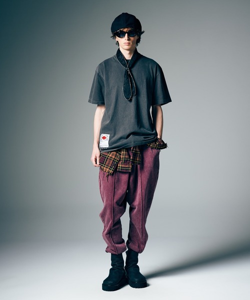 glamb(グラム)の「Pigment Body T-Shirt / ピグメントボディTシャツ(Tシャツ/カットソー・メンズ・ホワイト/グリーン/ブラック/イエロー・M/L)」の12枚目の写真