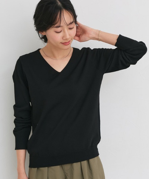 Pierrot(ピエロ)の「【接触冷感/UV/ウォッシャブル】Vネックニット(ニット/セーター・レディース・ピンク/杢グレー/オフホワイト/ブラック・3L/LL/L/M)」の7枚目の写真