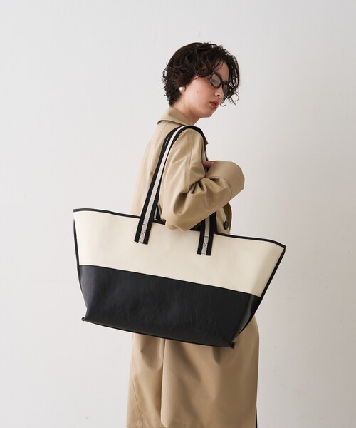 Rouge vif(ルージュヴィフ)の「【CHIMERE/シメール】キャンバス×合皮ワイドビックトート(トートバッグ・レディース・モカ/ホワイト・フリー)」の4枚目の写真