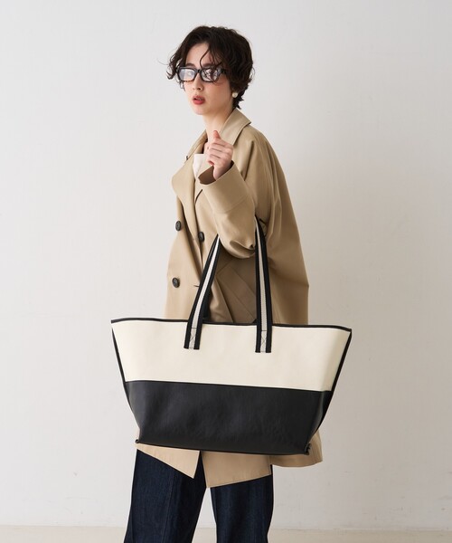 Rouge vif(ルージュヴィフ)の「【CHIMERE/シメール】キャンバス×合皮ワイドビックトート(トートバッグ・レディース・モカ/ホワイト・フリー)」の5枚目の写真