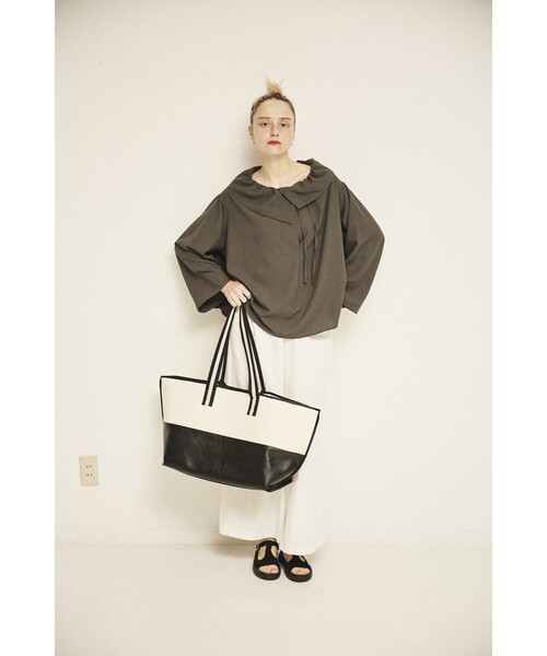 Rouge vif(ルージュヴィフ)の「【CHIMERE/シメール】キャンバス×合皮ワイドビックトート(トートバッグ・レディース・モカ/ホワイト・フリー)」の12枚目の写真