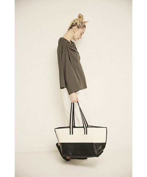 Rouge vif(ルージュヴィフ)の「【CHIMERE/シメール】キャンバス×合皮ワイドビックトート(トートバッグ・レディース・モカ/ホワイト・フリー)」の14枚目の写真