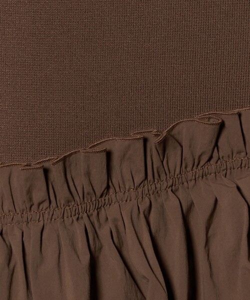 green label relaxing(グリーンレーベルリラクシング)の「ティアード ドッキング プルオーバー ニット 3(ニット/セーター・レディース・ブラック/ブラウン/ネイビー・FREE)」の5枚目の写真