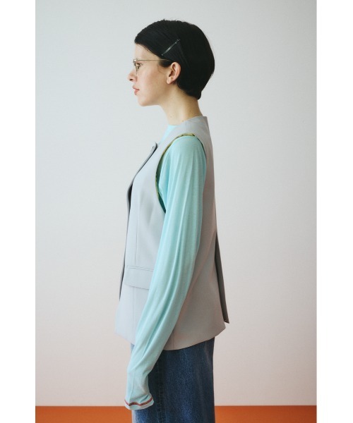 HeRIN.CYE(ヘリンドットサイ)の「Wave neck vest ウェーブネックベスト(ベスト・レディース・ブルー/オフホワイト/ブラック・FREE)」の20枚目の写真