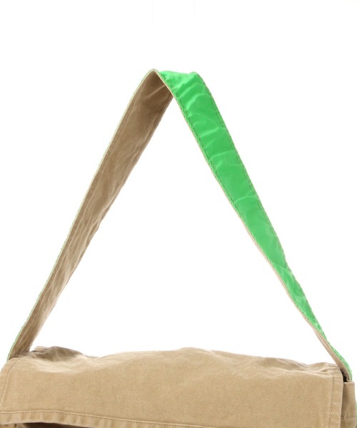 niko and...（ニコアンド）の「【NATOKii(ネイトゥーキー)】ニュースペーパーバッグ（ショルダーバッグ・メンズ・オフホワイト/ベージュ・FREE）」の10枚目の写真