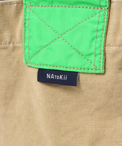 niko and...（ニコアンド）の「【NATOKii(ネイトゥーキー)】ニュースペーパーバッグ（ショルダーバッグ・メンズ・オフホワイト/ベージュ・FREE）」の5枚目の写真