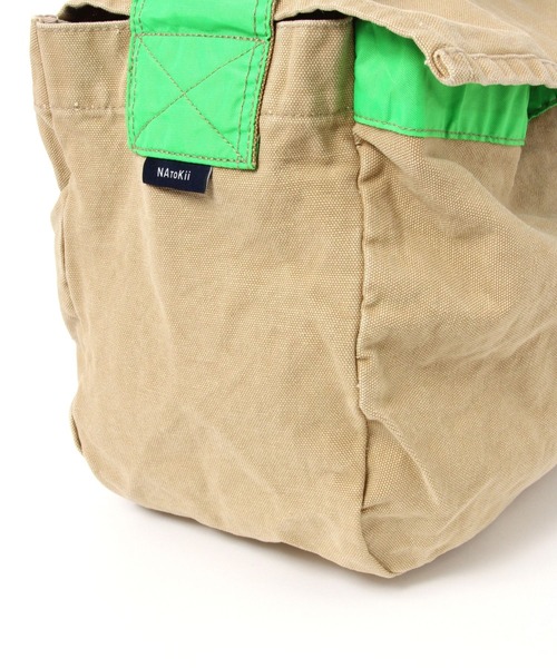 niko and...（ニコアンド）の「【NATOKii(ネイトゥーキー)】ニュースペーパーバッグ（ショルダーバッグ・メンズ・オフホワイト/ベージュ・FREE）」の11枚目の写真