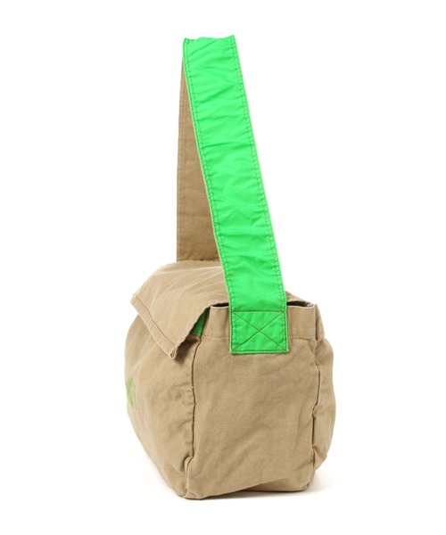 niko and...（ニコアンド）の「【NATOKii(ネイトゥーキー)】ニュースペーパーバッグ（ショルダーバッグ・メンズ・オフホワイト/ベージュ・FREE）」の18枚目の写真