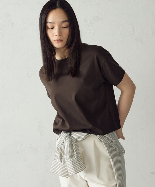 COMME CA ISM(コムサイズム)の「ボックスシルエット クロップド丈Tシャツ(Tシャツ/カットソー・レディース・チャコール/ブラック/サックスブルー/ホワイト/ダークブラウン・X-LARGE/LARGE/MEDIUM/SMALL)」の7枚目の写真
