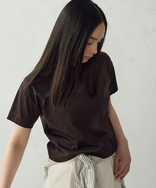COMME CA ISM(コムサイズム)の「ボックスシルエット クロップド丈Tシャツ(Tシャツ/カットソー・レディース・チャコール/ブラック/サックスブルー/ホワイト/ダークブラウン・X-LARGE/LARGE/MEDIUM/SMALL)」の9枚目の写真