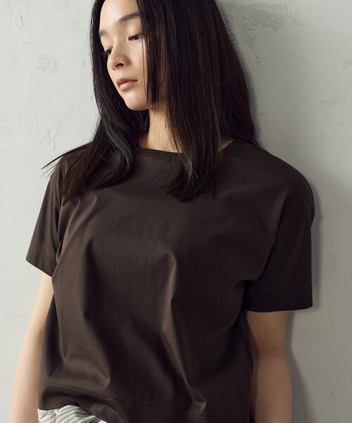 COMME CA ISM(コムサイズム)の「ボックスシルエット クロップド丈Tシャツ(Tシャツ/カットソー・レディース・チャコール/ブラック/サックスブルー/ホワイト/ダークブラウン・X-LARGE/LARGE/MEDIUM/SMALL)」の4枚目の写真