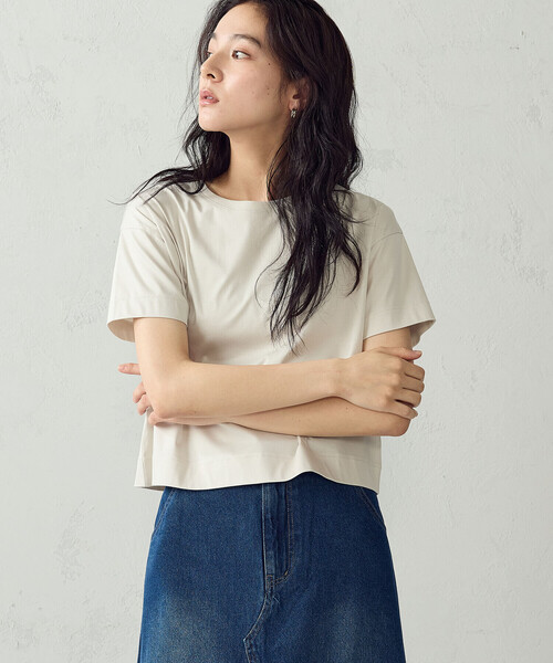 COMME CA ISM(コムサイズム)の「ボックスシルエット クロップド丈Tシャツ(Tシャツ/カットソー・レディース・チャコール/ブラック/サックスブルー/ホワイト/ダークブラウン/ライトグレー・X-LARGE/LARGE/MEDIUM/SMALL)」の1枚目の写真