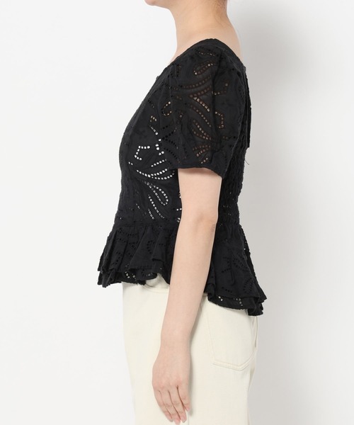 mysty woman（ミスティウーマン）の「総レースぺプラムブラウス　666035（シャツ/ブラウス・レディース・ブラック/オフホワイト・FREE）」の12枚目の写真
