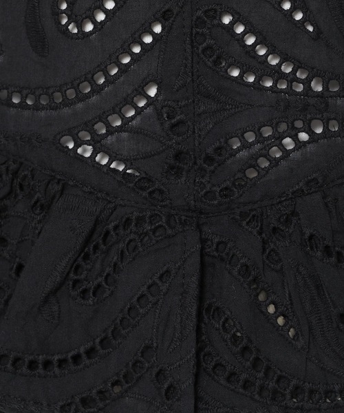 mysty woman（ミスティウーマン）の「総レースぺプラムブラウス　666035（シャツ/ブラウス・レディース・ブラック/オフホワイト・FREE）」の18枚目の写真