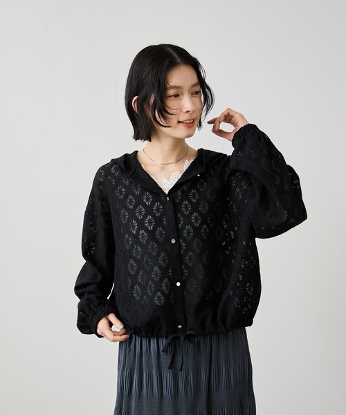 Mac-House(マックハウス)の「【Idnes/ イドネス 】 レース フード ブラウス(シャツ/ブラウス・レディース・ブラック/オフホワイト・FREE)」の2枚目の写真