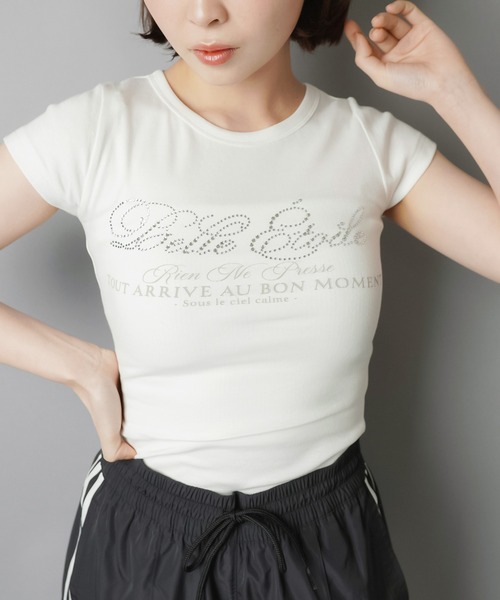 SPINNS(スピンズ)の「半袖ピタTシャツ/ラインストーンロゴ(Tシャツ/カットソー・レディース・オフホワイト/ブラック/サックスブルー/ネイビー・ONESIZE)」の2枚目の写真