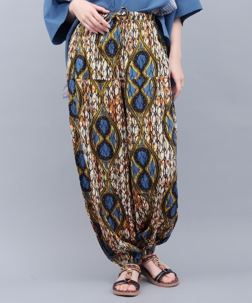 チチカカ(チチカカ)の「総柄バルーン パンツ(その他パンツ・レディース・イエロー/ネイビー/グリーン・FREE)」の1枚目の写真