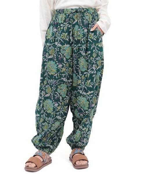 チチカカ(チチカカ)の「総柄バルーン パンツ(その他パンツ・レディース・イエロー/ネイビー/グリーン・FREE)」の9枚目の写真