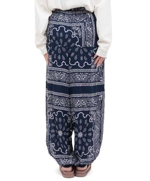 チチカカ(チチカカ)の「総柄バルーン パンツ(その他パンツ・レディース・イエロー/ネイビー/グリーン・FREE)」の13枚目の写真