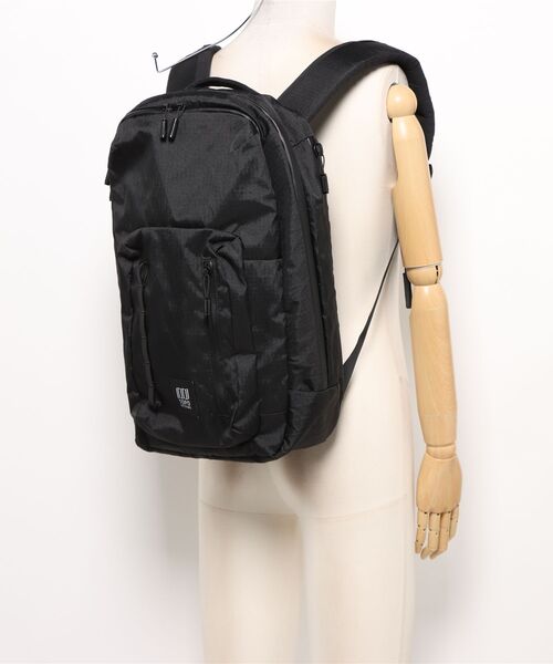 TOPO DESIGNS(トポデザインズ)の「ノートパソコン収納可能【TOPO DESIGNS】GLOBAL PRO BACKPACK(バックパック/リュック・レディース・ブラック・ONE SIZE)」の3枚目の写真
