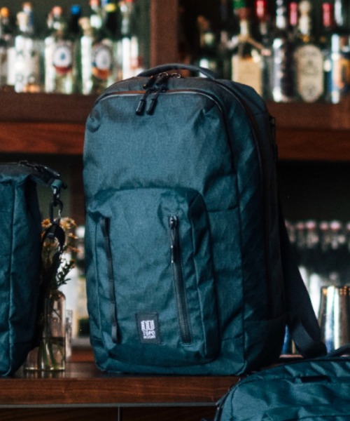 TOPO DESIGNS(トポデザインズ)の「ノートパソコン収納可能【TOPO DESIGNS】GLOBAL PRO BACKPACK(バックパック/リュック・レディース・ブラック・ONE SIZE)」の1枚目の写真