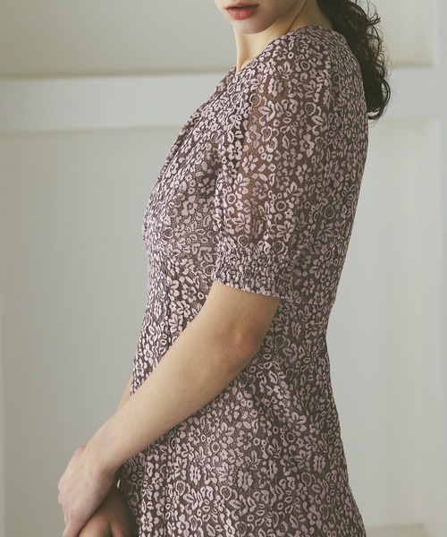 Rose of Sharon(ローズオブシャロン)の「Vネックボタニカル柄Aラインドレス(ドレス・レディース・マスタード/ネイビー/ピンク/テラコッタ/ブルーグレー/ダークグリーン・M)」の12枚目の写真