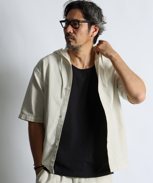 The DUFFER of ST.GEORGE(ザダファーオブセントジョージ)の「UNCUT CORDUROY S/S SHIRT PARKA:セットアップ対応 アンカットコーデュロイ 半袖シャツパーカー(シャツ/ブラウス・メンズ・ホワイト/ライトブルー/ネイビー・X-LARGE/LARGE/MEDIUM)」の2枚目の写真