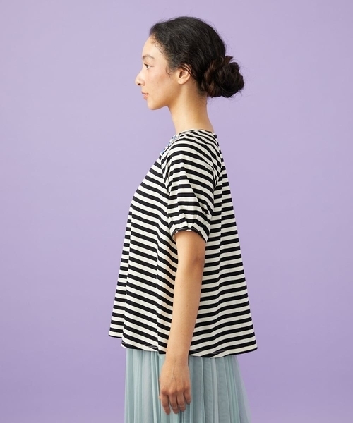 Jocomomola(ホコモモラ)の「【接触冷感】シルケット天竺ボーダーTシャツ(Tシャツ/カットソー・レディース・パープル/ブラック・40)」の12枚目の写真