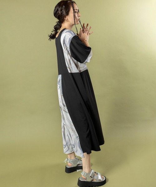 OSMOSIS(オズモーシス)の「2WAYプリント切替ワンピース(ワンピース・レディース・ブラウン系その他/ブラック/グレー・ONE SIZE)」の13枚目の写真
