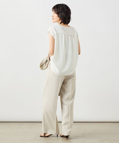 NOLLEY’S Sophi（ノーリーズソフィ）の「ウォッシャブルストレッチジョーゼットフロントラッフルブラウス（シャツ/ブラウス・レディース・サックスブルー/オフホワイト/ベージュ・38）」の13枚目の写真