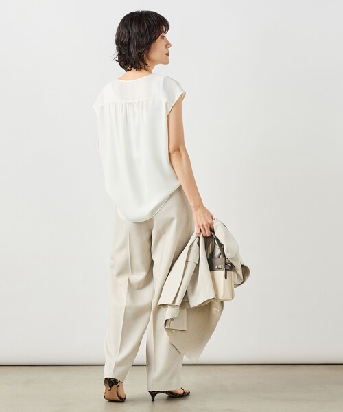 NOLLEY’S Sophi（ノーリーズソフィ）の「ウォッシャブルストレッチジョーゼットフロントラッフルブラウス（シャツ/ブラウス・レディース・サックスブルー/オフホワイト/ベージュ・38）」の14枚目の写真