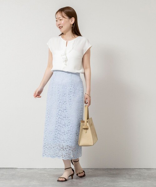 NOLLEY’S Sophi（ノーリーズソフィ）の「ウォッシャブルストレッチジョーゼットフロントラッフルブラウス（シャツ/ブラウス・レディース・サックスブルー/オフホワイト/ベージュ・38）」の15枚目の写真