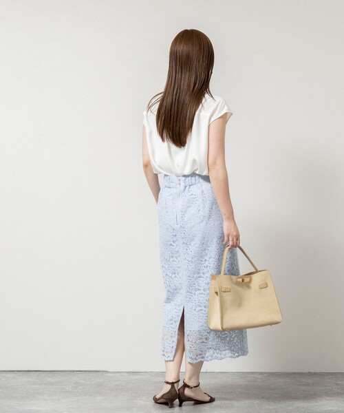 NOLLEY’S Sophi（ノーリーズソフィ）の「ウォッシャブルストレッチジョーゼットフロントラッフルブラウス（シャツ/ブラウス・レディース・サックスブルー/オフホワイト/ベージュ・38）」の16枚目の写真