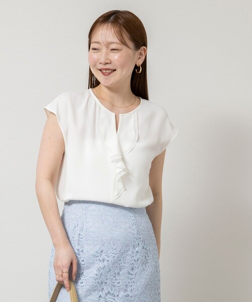 NOLLEY’S Sophi（ノーリーズソフィ）の「ウォッシャブルストレッチジョーゼットフロントラッフルブラウス（シャツ/ブラウス・レディース・サックスブルー/オフホワイト/ベージュ・38）」の18枚目の写真