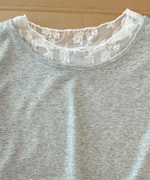 AMAJI(アマジ)の「ラウンドネックレース切替半袖Tシャツ(Tシャツ/カットソー・レディース・ホワイト/ライトグレー・X-LARGE/LARGE/MEDIUM/SMALL)」の6枚目の写真