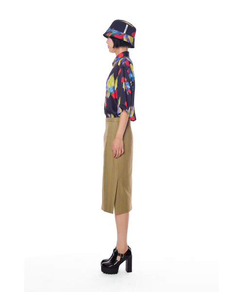 GREEDILOUS（グリディアス）の「Side Slit Midi Skirt（スカート・レディース・その他・X-SMALL/SMALL/MEDIUM/LARGE）」の4枚目の写真