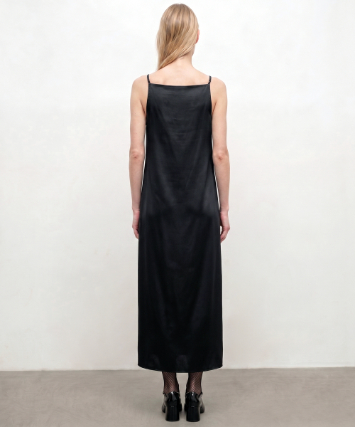 KIMDOH(キムド)の「Maren Boatneck Dress / Black(ワンピース・レディース・ブラック・FREE)」の4枚目の写真