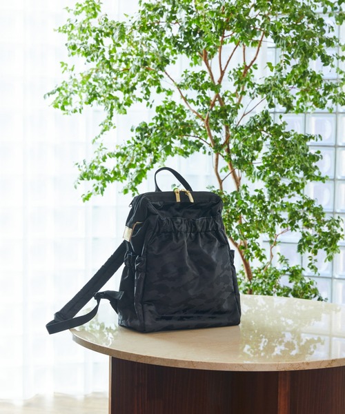 ARTISAN&ARTIST(アルティザンアンドアーティスト)の「「ARTISAN&ARTIST」グレイス・カモフラージュ/ワイドオープン・大きめリュック(バックパック/リュック・レディース・ブラック・FREE)」の11枚目の写真