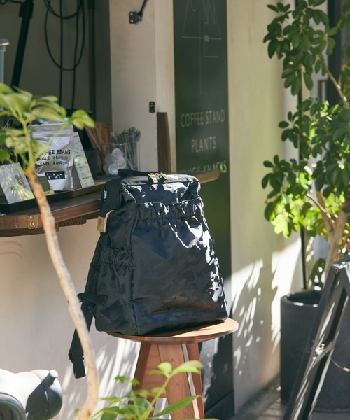 ARTISAN&ARTIST(アルティザンアンドアーティスト)の「「ARTISAN&ARTIST」グレイス・カモフラージュ/ワイドオープン・大きめリュック(バックパック/リュック・レディース・ブラック・FREE)」の12枚目の写真
