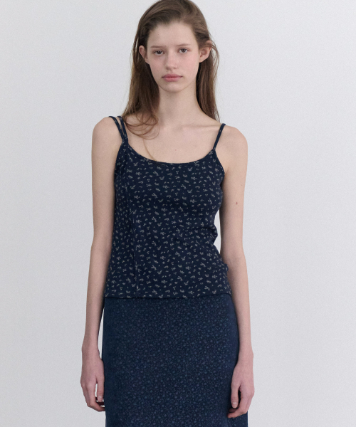 ANDNEEDS(アンドニーズ)の「Floral double strap sleeveless (navy)(Tシャツ/カットソー・レディース・その他・FREE)」の1枚目の写真