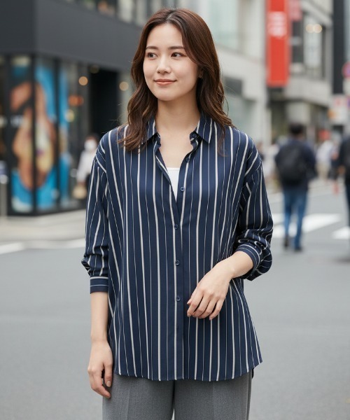 BY THE BAY(バイザベイ)の「【羽織り・1枚着に】オーバーサイズストライプシャツ/3色展開 縦ライン スタイルアップ きれいめカジュアル(シャツ/ブラウス・レディース・ネイビー/ブルー/ホワイト・FREE)」の7枚目の写真
