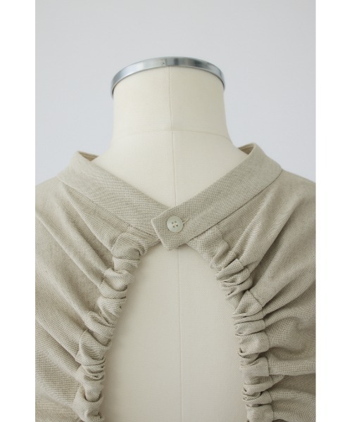 RIM.ARK(リムアーク)の「Back conscious vacation tops バック コンシャス バケーション トップス(Tシャツ/カットソー・レディース・ライトベージュ/カーキ/ブラック・FREE)」の17枚目の写真