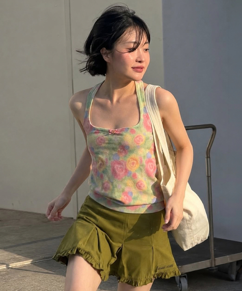 SINOON(シヌーン)の「Rose Floral Knit Halter Top (Green)(Tシャツ/カットソー・レディース・グリーン・SMALL/MEDIUM)」の1枚目の写真