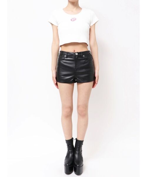 GYDA(ジェイダ)の「ハイウエストフェイクレザーショートパンツ(その他パンツ・レディース・ブラック・SMALL/MEDIUM)」の9枚目の写真