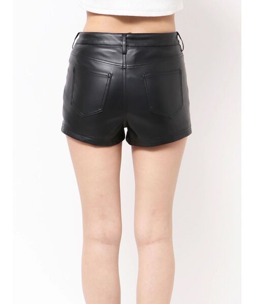GYDA（ジェイダ）の「ハイウエストフェイクレザーショートパンツ（その他パンツ・レディース・ブラック・SMALL/MEDIUM）」の21枚目の写真