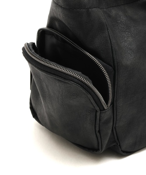 adidas(アディダス)の「adidas EL POCKET BAG / アディダス オリジナルス ロング丈 ポケット付き バッグ(ショルダーバッグ・レディース・ブラック・ONE SIZE)」の7枚目の写真