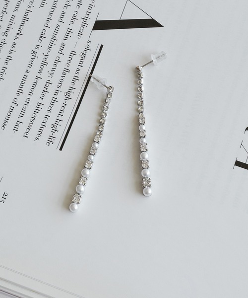Leja(レジャ)の「【LEJA】ミックスビジューパールストレートドロップピアス結婚式 パーティー 成人式 二次会 同窓会 お呼ばれ オケージョン 20代 30代(ピアス(両耳用)・レディース・シルバー・FREE)」の5枚目の写真